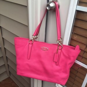 EUC Coach Ellis hot pink tote